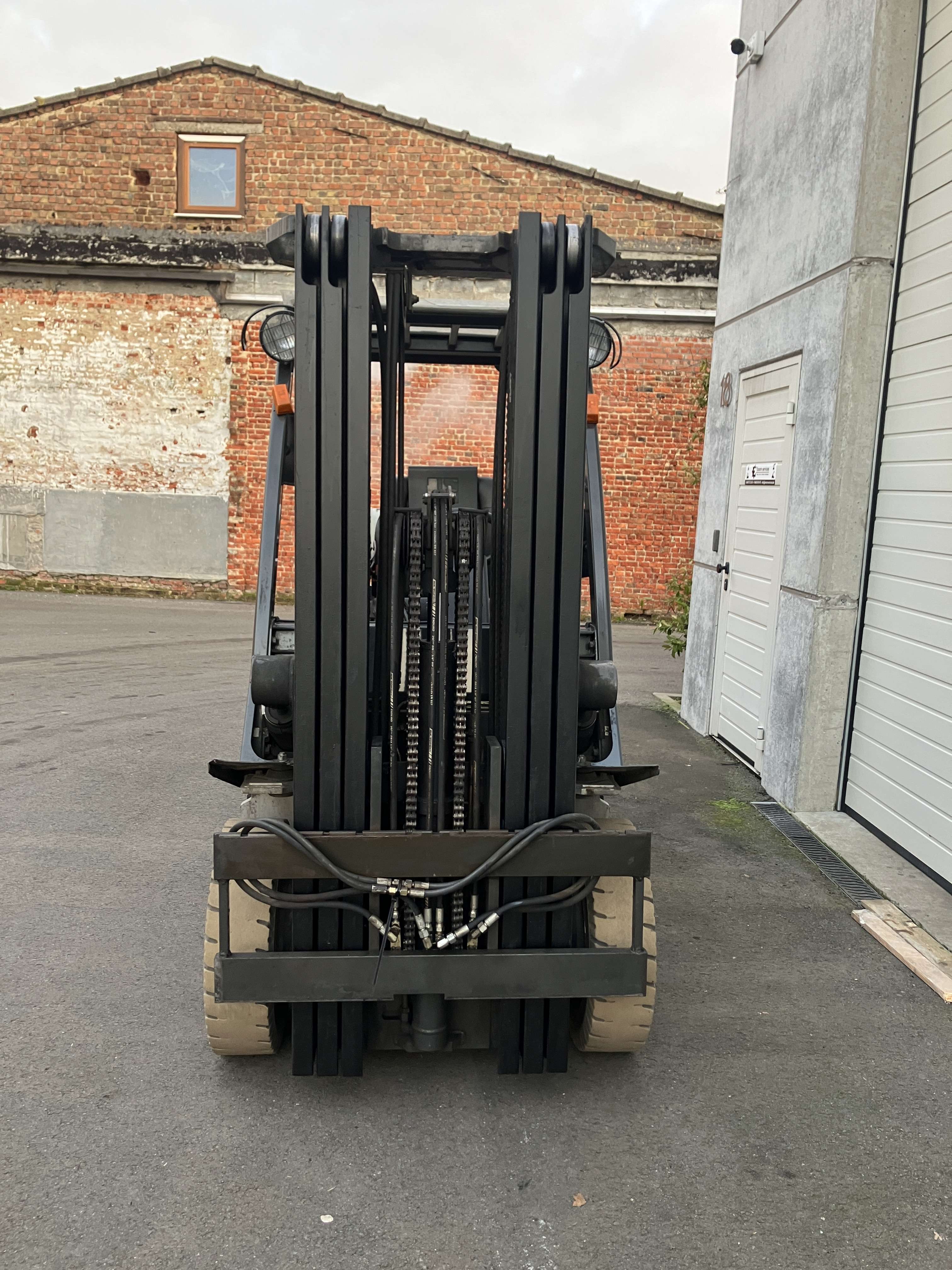 Heftruck Nissan 2,5ton Gas